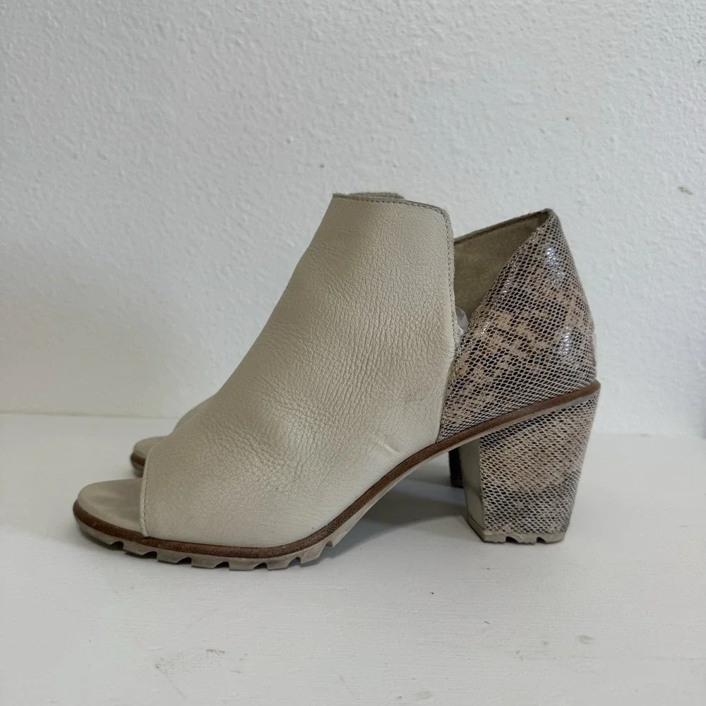 Sorel Nadia Beige‎ & Snakeskin Leather Peep Toe Ankle Booties Womens Size 9